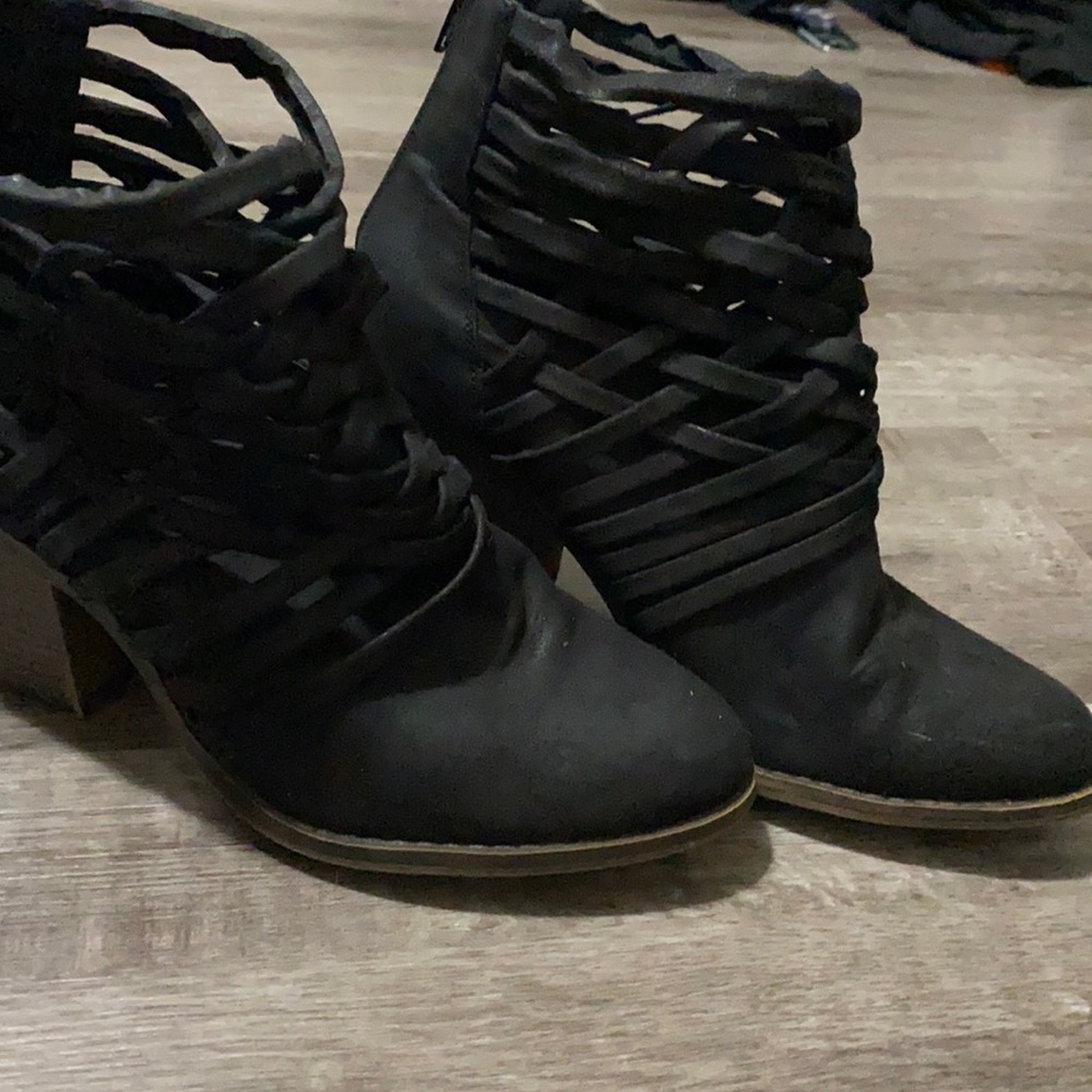 Cute black boots by fergie